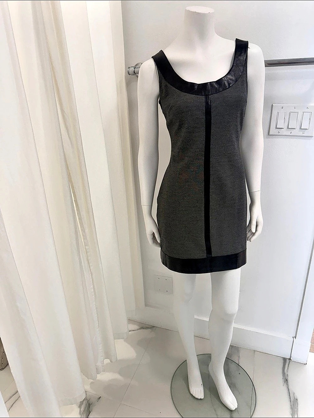 Tribecca Mini Dress in Gray & Black Size Medium Like New